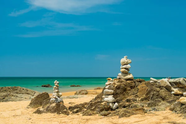 Vyvážené Kameny Pláži Národním Parku Lak Lam Thajsko — Stock fotografie