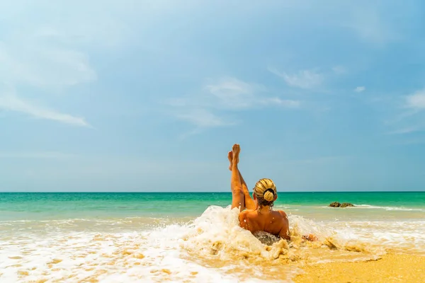 Mooie Vrouw Aan Het Strand Thailand — Stockfoto