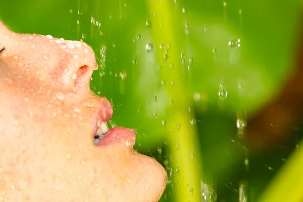 Woman Tropical Shower Summertime — Stock Photo, Image