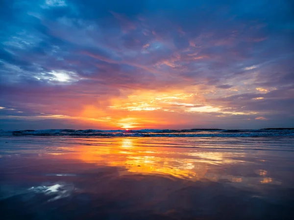Kuta Strand Bei Sonnenuntergang Auf Bali Indonesien — Stockfoto