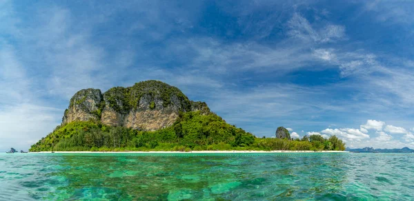 クラビ島のポーダ島 — ストック写真