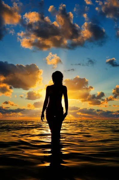 Woman Swiming Suit Posing Beach Sunset — Stock Photo, Image