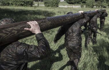 Macaristan, Orfu - 02 Mayıs 2018: Elite Challenge hem sivil ve özel kuvvetler seçim yoluyla almak için bir his denemek isteyen profesyoneller için tasarlanmış bir programdır