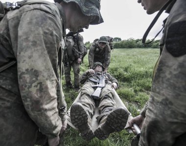 Macaristan, Orfu - 02 Mayıs 2018: Elite Challenge hem sivil ve özel kuvvetler seçim yoluyla almak için bir his denemek isteyen profesyoneller için tasarlanmış bir programdır