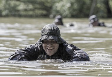 Macaristan, Orfu - 02 Mayıs 2018: Elite Challenge hem sivil ve özel kuvvetler seçim yoluyla almak için bir his denemek isteyen profesyoneller için tasarlanmış bir programdır
