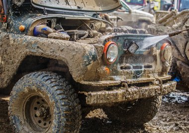 Çamurlu tekerlek araba için temizlik