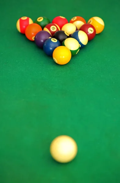 Bilardo Topları Üçgen Şeklinde — Stok fotoğraf