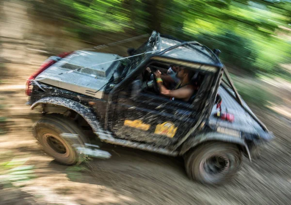 Hızlı jeep araç sürücü açık