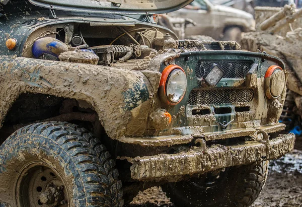 Çamurlu tekerlek araba için temizlik