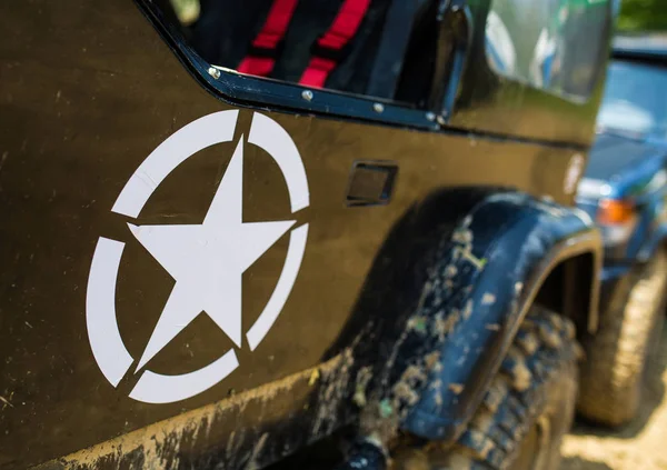 Bize Askeri Jeep Araba Star — Stok fotoğraf