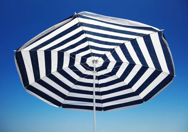 Detail Van Strand Parasol Blauwe Hemel — Stockfoto