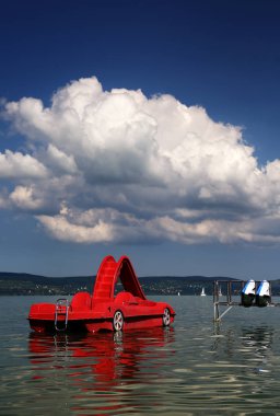 Tekneler ve pedal tekneler Balaton Gölü, Macaristan