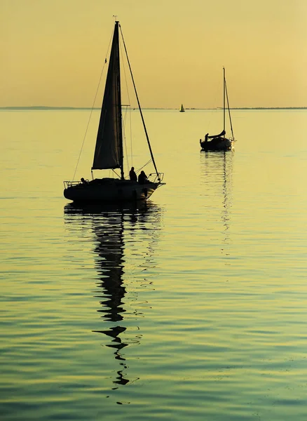 Barcos Vela Lago Balaton Pôr Sol — Fotografia de Stock