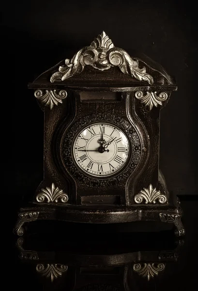 Vintage Clock Black Background — Stock Photo, Image