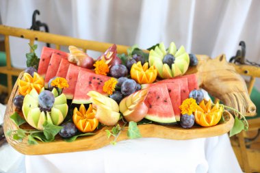 tam olarak olgunlaşmış meyve meyve bowl