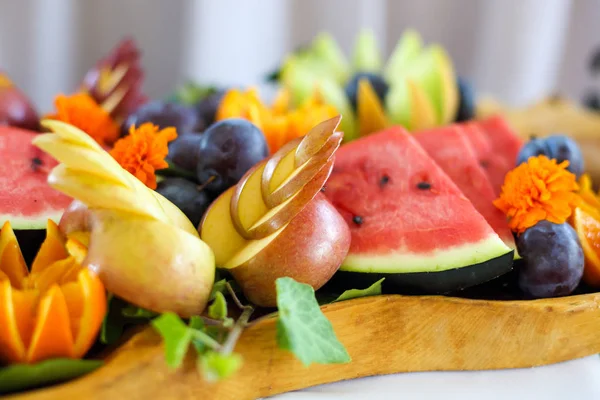 Tigela Frutas Cheia Frutas Maduras — Fotografia de Stock