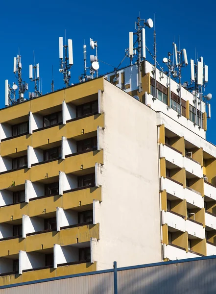 Microwave Transmitter Antennas Rooftop — Stock Photo, Image