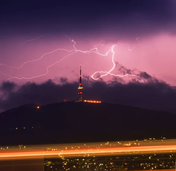 Relâmpago Sobre Torre Pecs Hungria — Fotografia de Stock