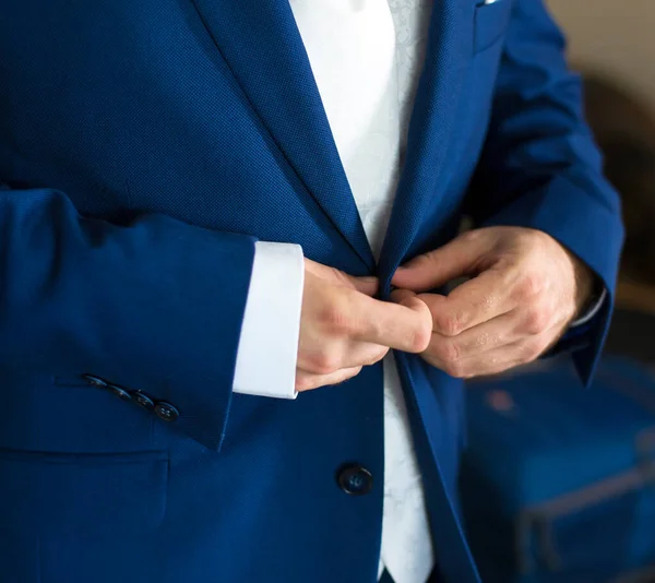 Man Dress Oneself Elegant Suit — Stock Photo, Image