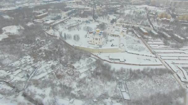 겨울에 수도원 — 비디오