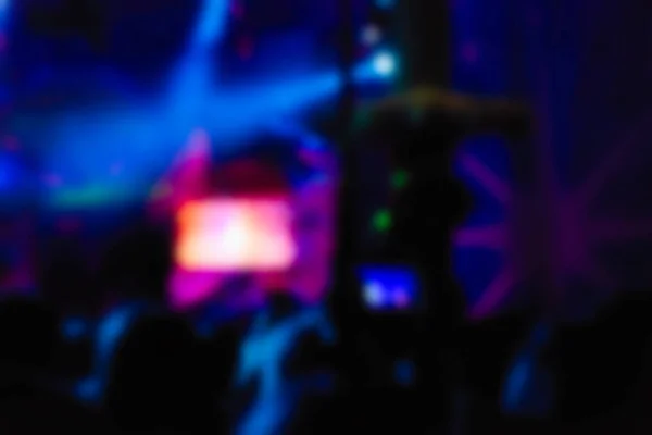 コンサートで人の背景をぼかし — ストック写真