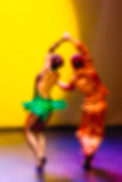 Çağdaş dans performans bokeh arka plan bulanıklık — Stok fotoğraf