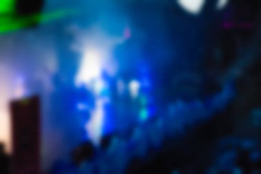 İnsanların dj konserinde arka plan bulanıklık
