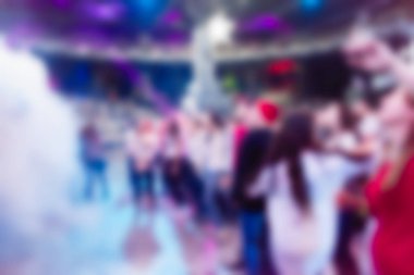 İnsanların dj konserinde arka plan bulanıklık