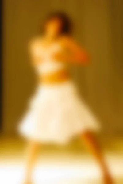 Danse contemporaine performance bokeh flou fond — Photo