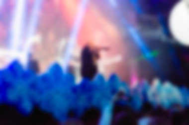 İnsanların dj konserinde arka plan bulanıklık