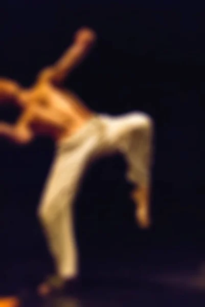 Danse contemporaine performance bokeh flou fond — Photo