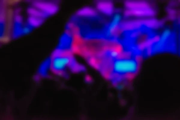 Blur latar belakang orang di konser — Stok Foto