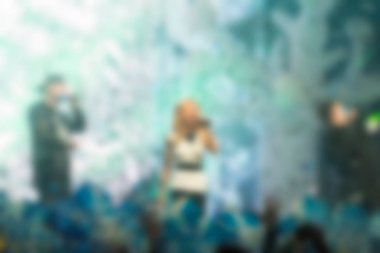 İnsanların dj konserinde arka plan bulanıklık