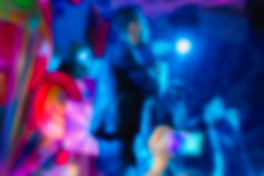 İnsanların konserinde arka plan bulanıklık
