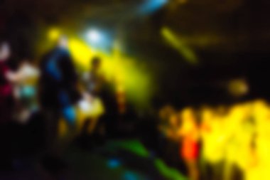 İnsanların konserinde arka plan bulanıklık