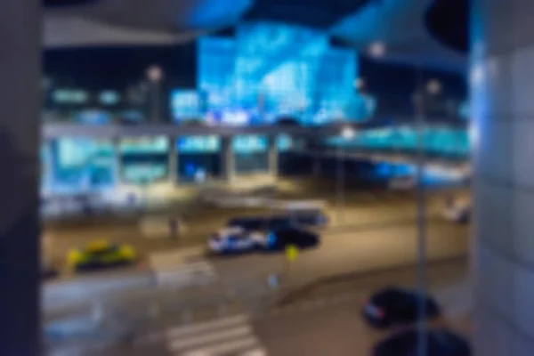 夜の抽象的な背景によって近代的な空港 — ストック写真