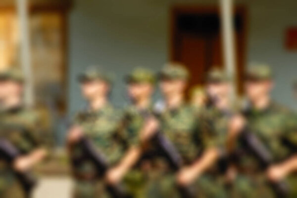 Фон российской армии размыт
