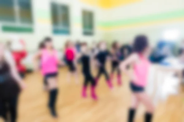 女性のためのダンスのクラスは、背景をぼかし — ストック写真