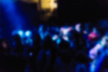 İnsanların konserinde arka plan bulanıklık