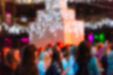 İnsanların dj konserinde arka plan bulanıklık