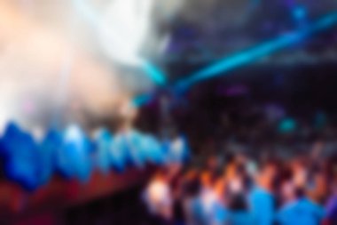 İnsanların dj konserinde arka plan bulanıklık