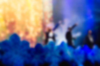 İnsanların dj konserinde arka plan bulanıklık