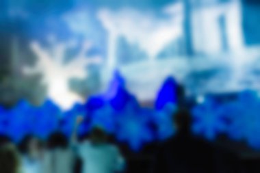 İnsanların dj konserinde arka plan bulanıklık