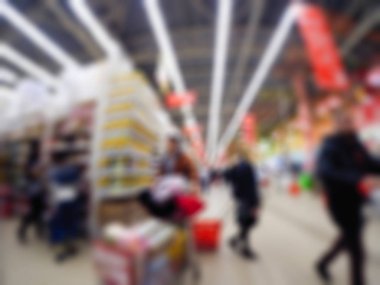 İnsanlar alışveriş mağazası temada arka plan bulanıklık