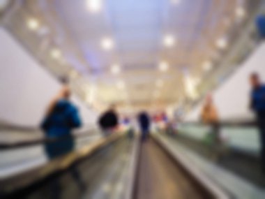 İnsanlar alışveriş mağazası temada arka plan bulanıklık