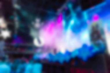 İnsanların dj konserinde arka plan bulanıklık
