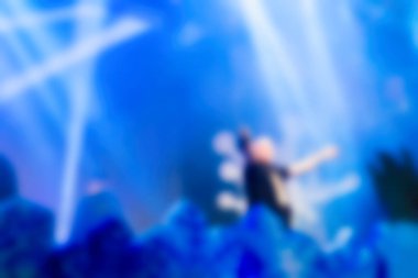 İnsanların dj konserinde arka plan bulanıklık