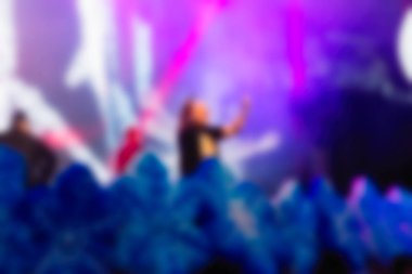 İnsanların dj konserinde arka plan bulanıklık