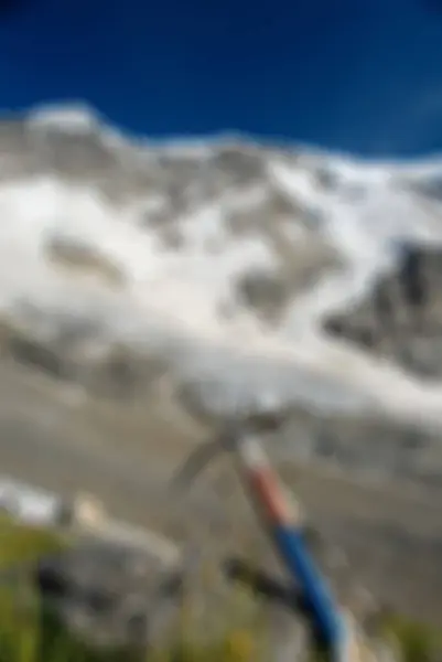 Montañismo turismo tema desenfoque fondo — Foto de Stock