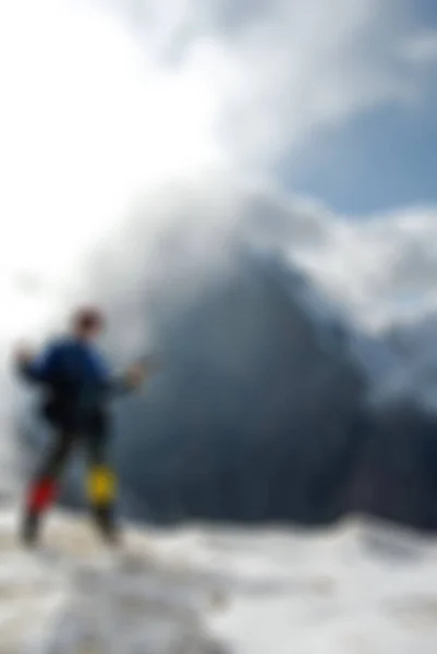 등산 관광 테마 흐림 배경 — 스톡 사진